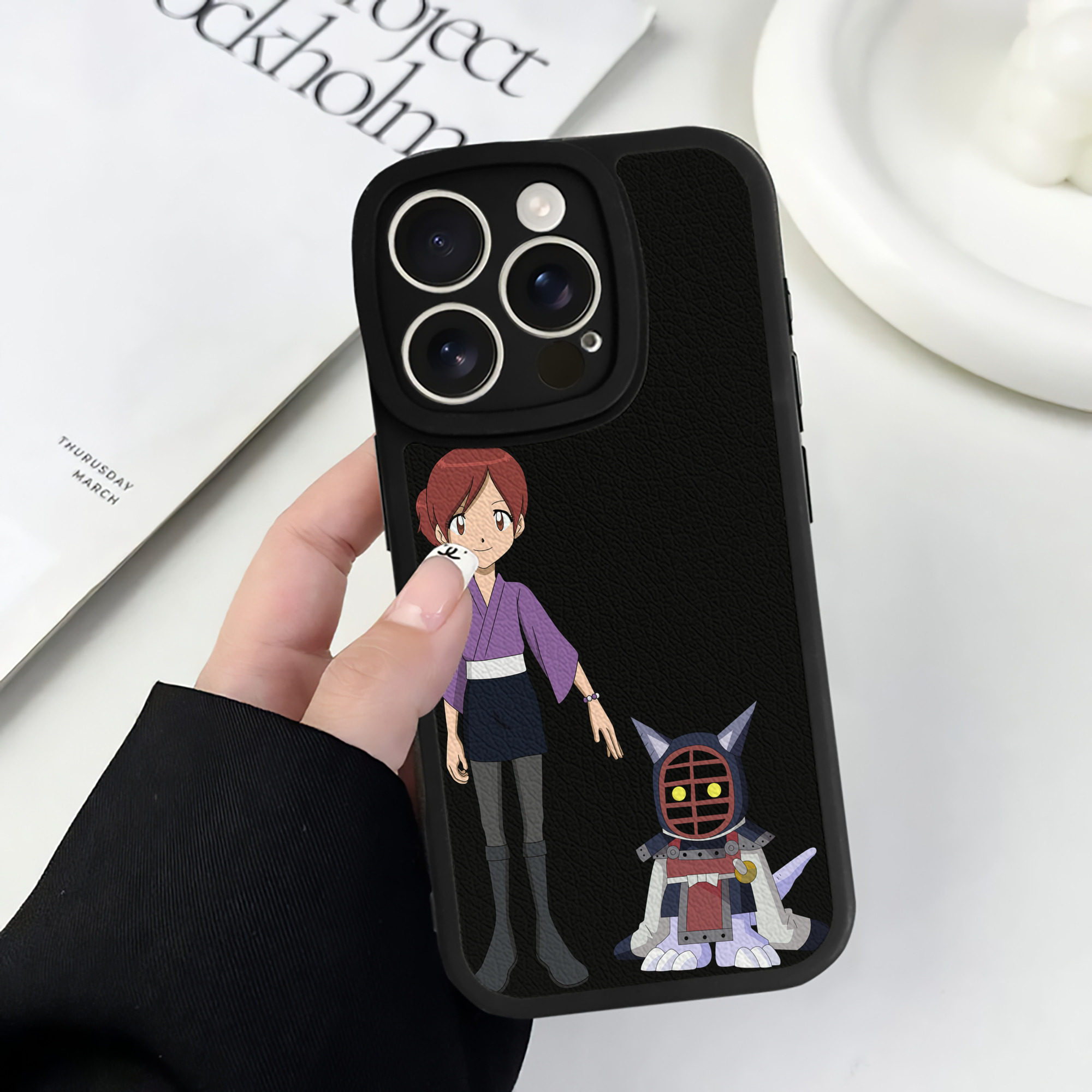 （画像用） Digimon デジタルモンスター/デジモン 【iPhone 16シリーズ対応】シリコンスマホケース（レザー調） 材質：シリコン